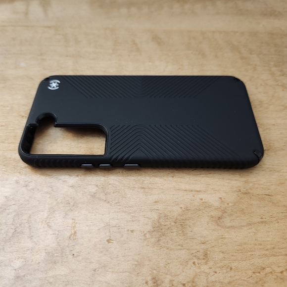 Speck Presidio2 Grip Series Case for Samsung Galaxy S22 - Black - Picture 6 of 7